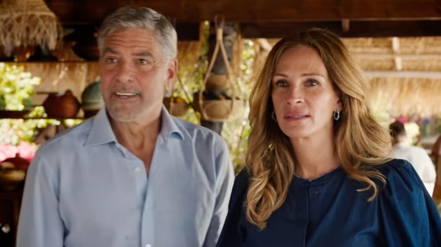 Julia Roberts và George Clooney tái hợp trong phim hài lãng mạn mới TICKET TO PARADISE