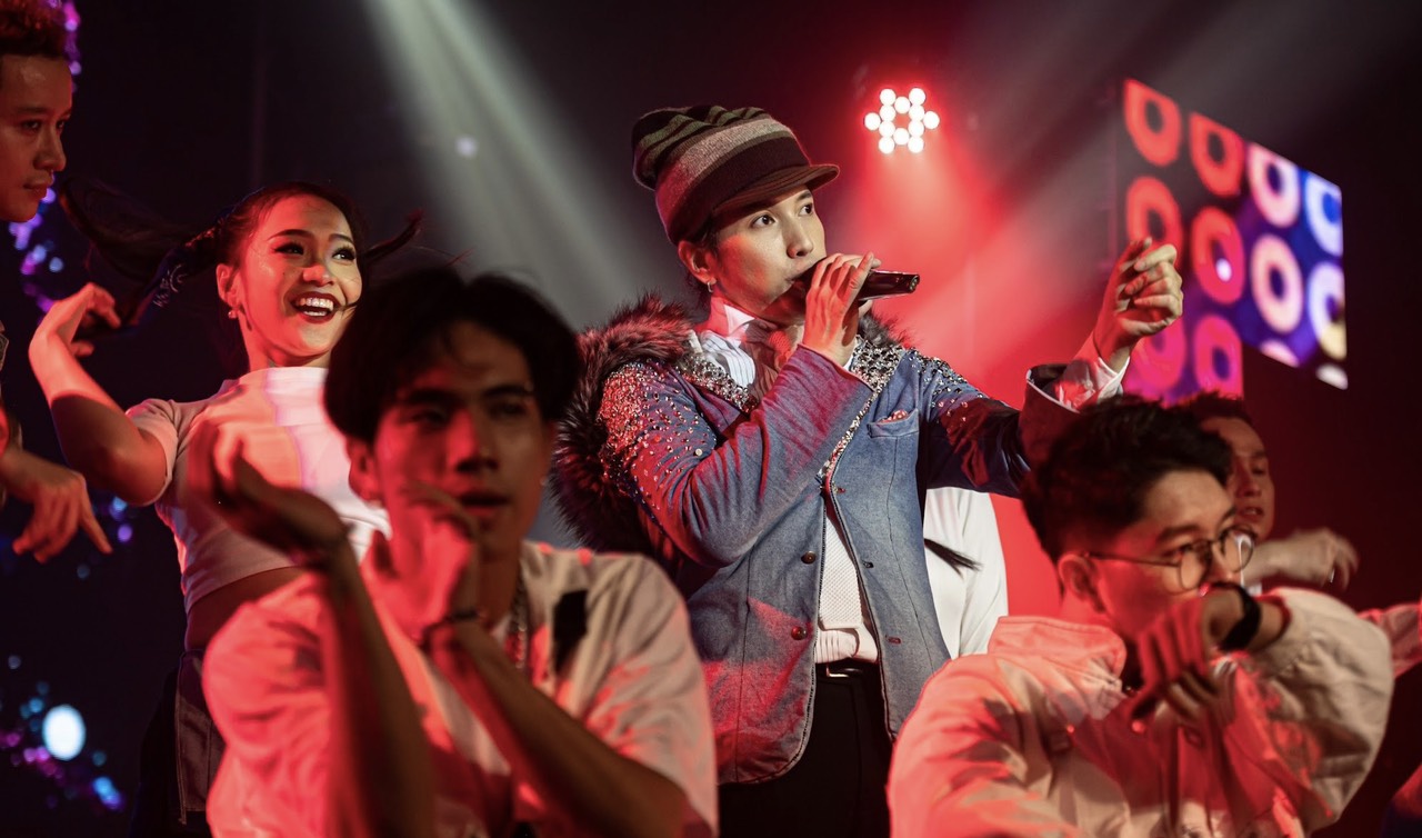 Y Thanh khoe tài ca hát - nhảy múa và diễn xuất trong live show "Bách biến"