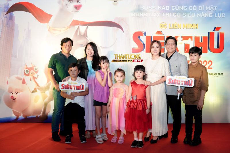 Gia đình đạo diễn Đức Thịnh – Thanh Thúy háo hức đi xem bom tấn hoạt hình
