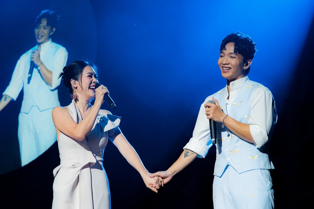 Thu Phương liên tục rơi nước mắt khi kết hợp cùng Hoàng Dũng tại Yên Concert Hà Nội