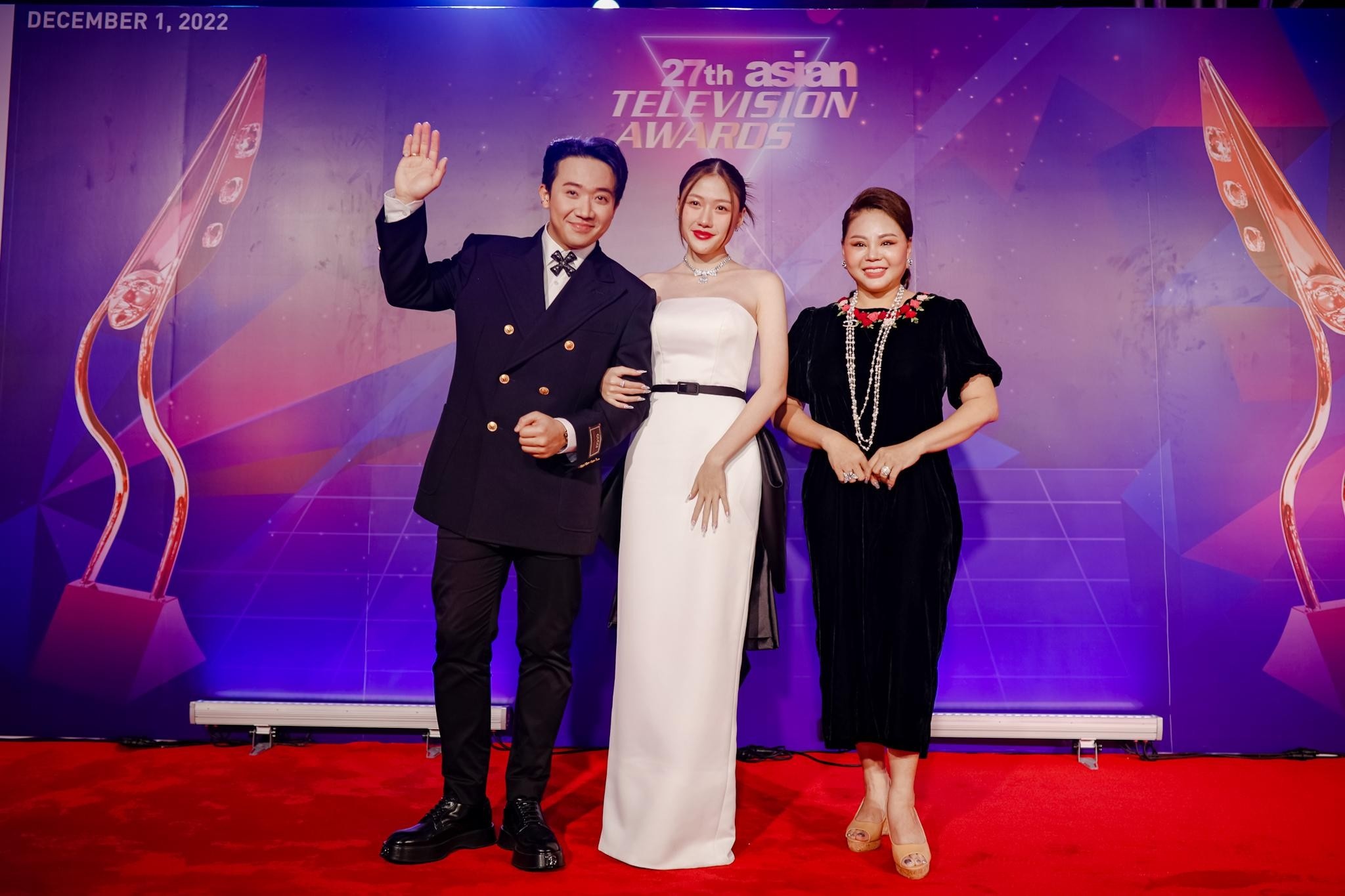 Trấn Thành, Lê Giang, Uyển Ân nổi bật trên thảm đỏ Asian TV Awards 