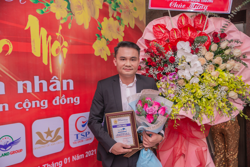 Ca sĩ Đình Nguyễn quyết định khởi kiện vì bị xâm phạm bản quyền 