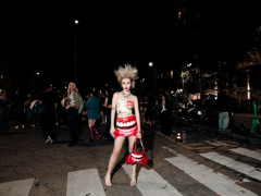 Quỳnh Anh Shyn lại “gây sốc” tại Milan Fashion Week với kiểu tóc không giống ai 