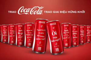 Coca-Cola ra mắt bộ lon với thông điệp “Trao Coca-Cola, trao giai điệu hứng khởi”