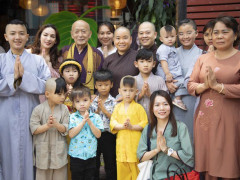Sư Ông Daichi và Sư cô Thích Tâm Trí từ Nhật về nước bất ngờ tổ chức sinh nhật cho Phi Nhung