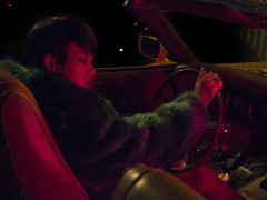 Ca sĩ Bom B theo đuổi dòng nhạc Mỹ Latin, tung MV debut Anh không làm gì 