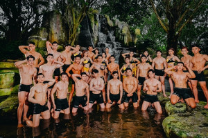 Thí sinh Vietnam Fitness Model 2021 chụp ảnh bikini khoe hình thể nóng bỏng giữa núi rừng