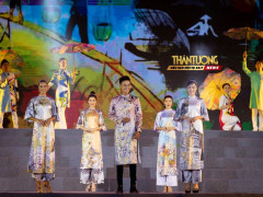 45 mẫu Áo dài NTK Việt Hùng gây ấn tượng mạnh đêm bế mạc Lễ hội Làng Sen 2022