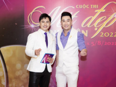 Siêu mẫu Nam Phong sánh đôi Mc Hoàng Vĩnh tại sự kiện  