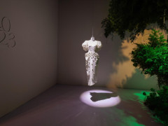 Không gian nghệ thuật mang tầm cỡ quốc tế trong triển lãm kỷ niệm 10 năm của PHUONG MY 