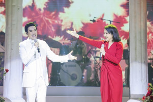 Diva Mỹ Linh “bóc phốt” Quang Hà ngay trên sân khấu