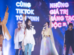 Hoành tráng Đêm Vinh danh TikTok Awards Việt Nam 2022