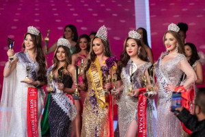 Hoa hậu Hoàng Thanh Nga xuất sắc đoạt giải Á hậu 1 Mrs Universe 2022 tại Sofia