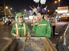 Hoa hậu Thùy Tiên xuống đường dọn rác để tôn vinh nghề công nhân môi trường