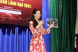 Hoa hậu Thu Hoài làm Phó chủ tịch Liên chi hội Doanh nhân làm đẹp Việt Nam