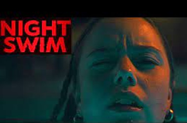 Chủ nhân đề cử Oscar - Kerry Condon gây ám ảnh trong phim kinh dị Bơi Đêm